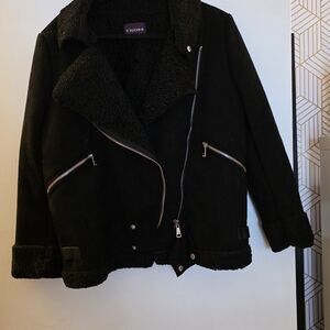 Vigoss Women's Black Teddy Coat with Zipper Accents